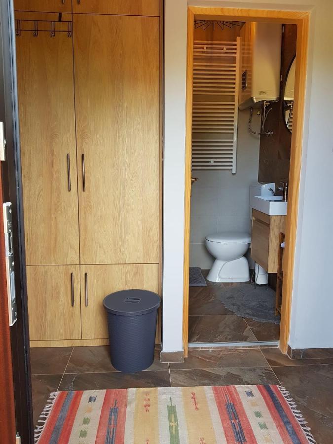 Apartment 4 *